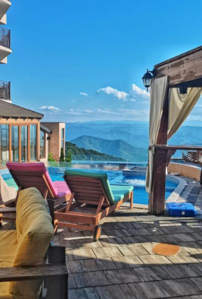 Above the Valley P86 - Milmari Resort